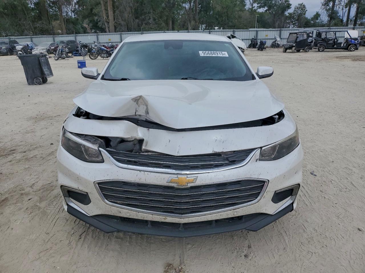 2017 Chevrolet Malibu Lt - Image 5