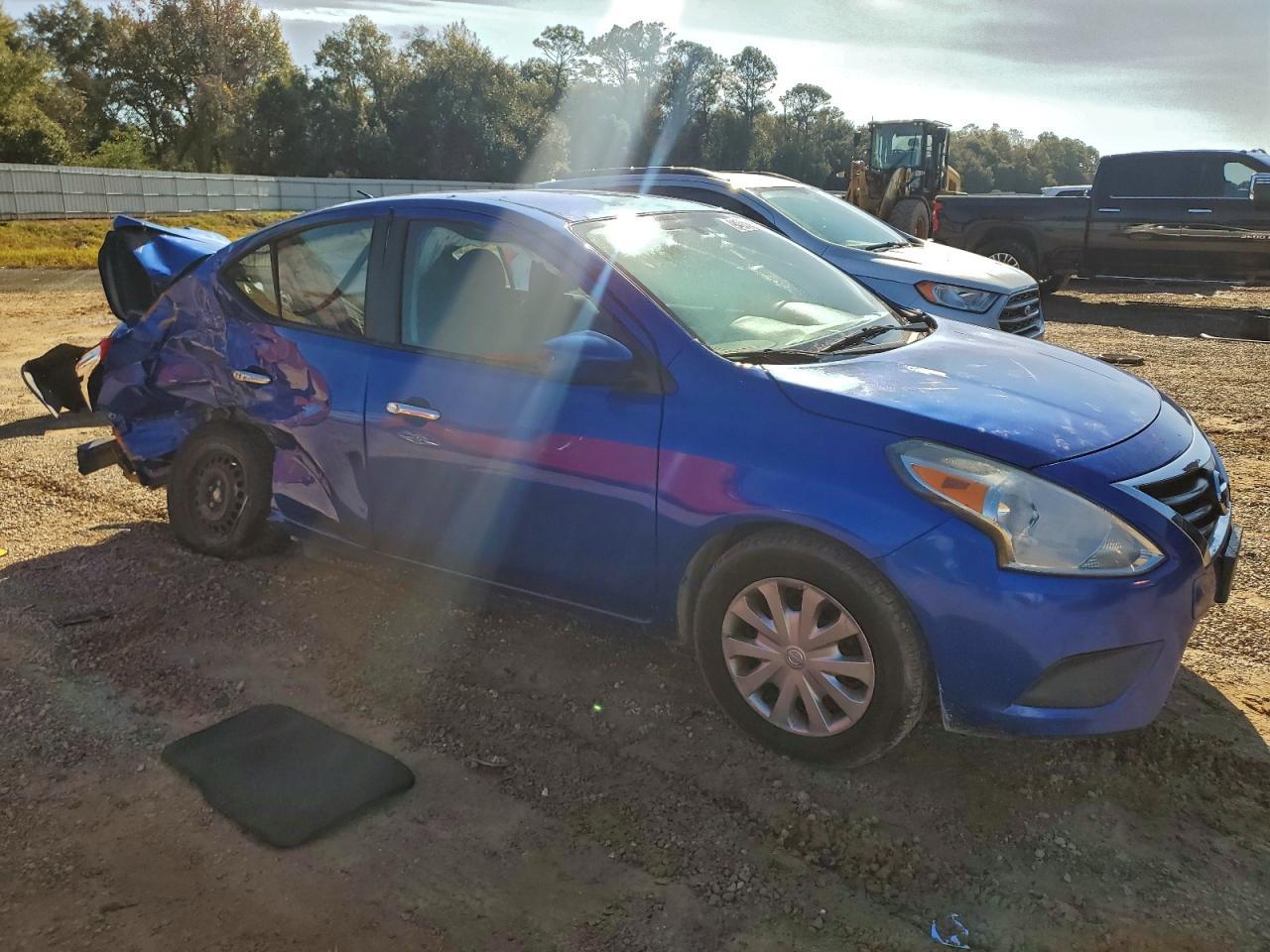 2016 Nissan Versa S - Фото 4