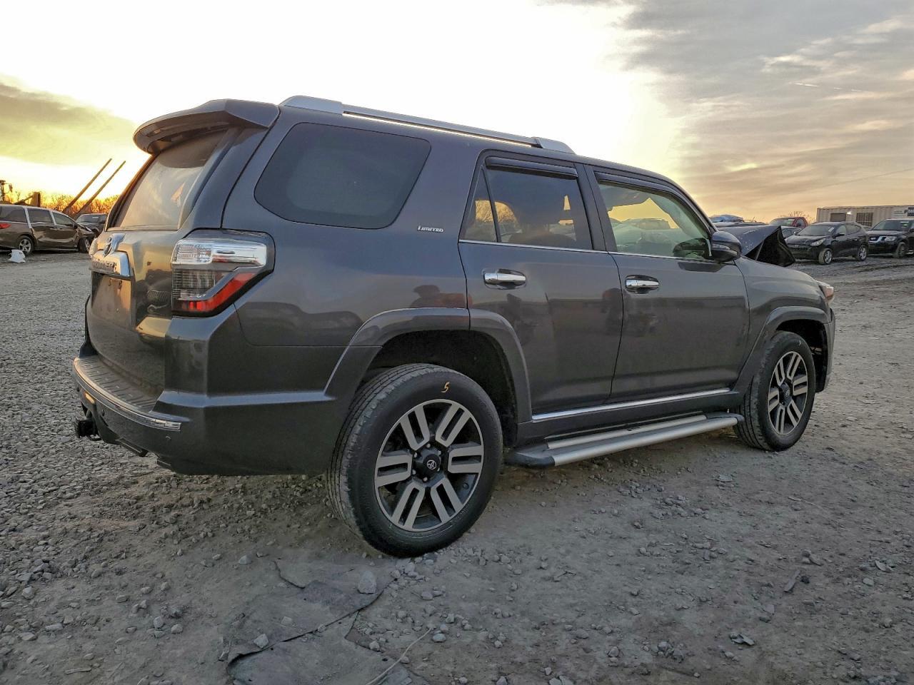 2016 Toyota 4Runner Sr5/Sr5 Premium - Фото 3