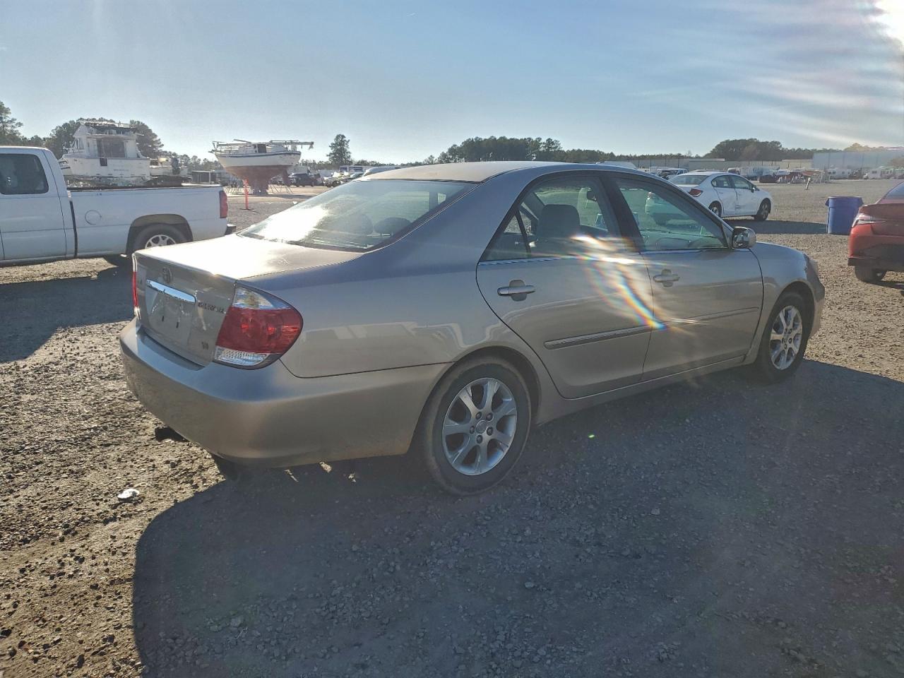 2005 Toyota Camry Le - Image 3