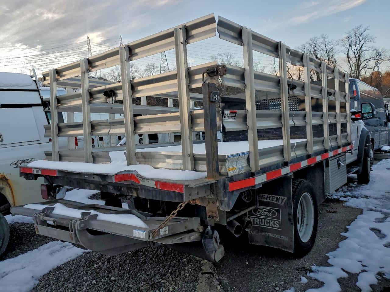 2019 Ford F550 Super Duty Flatbed Truck - Фото 3