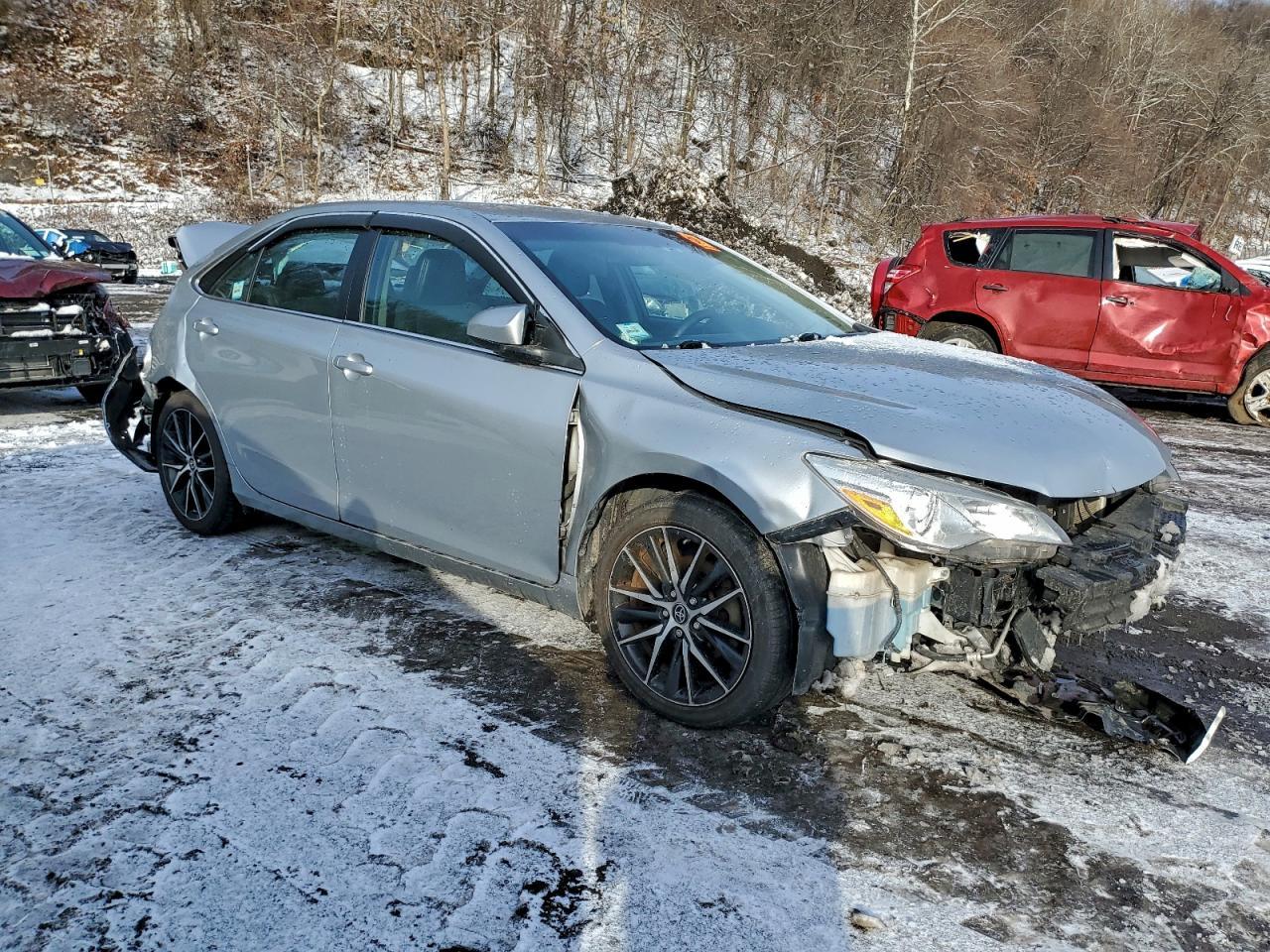 2017 Toyota Camry Le - Фото 4