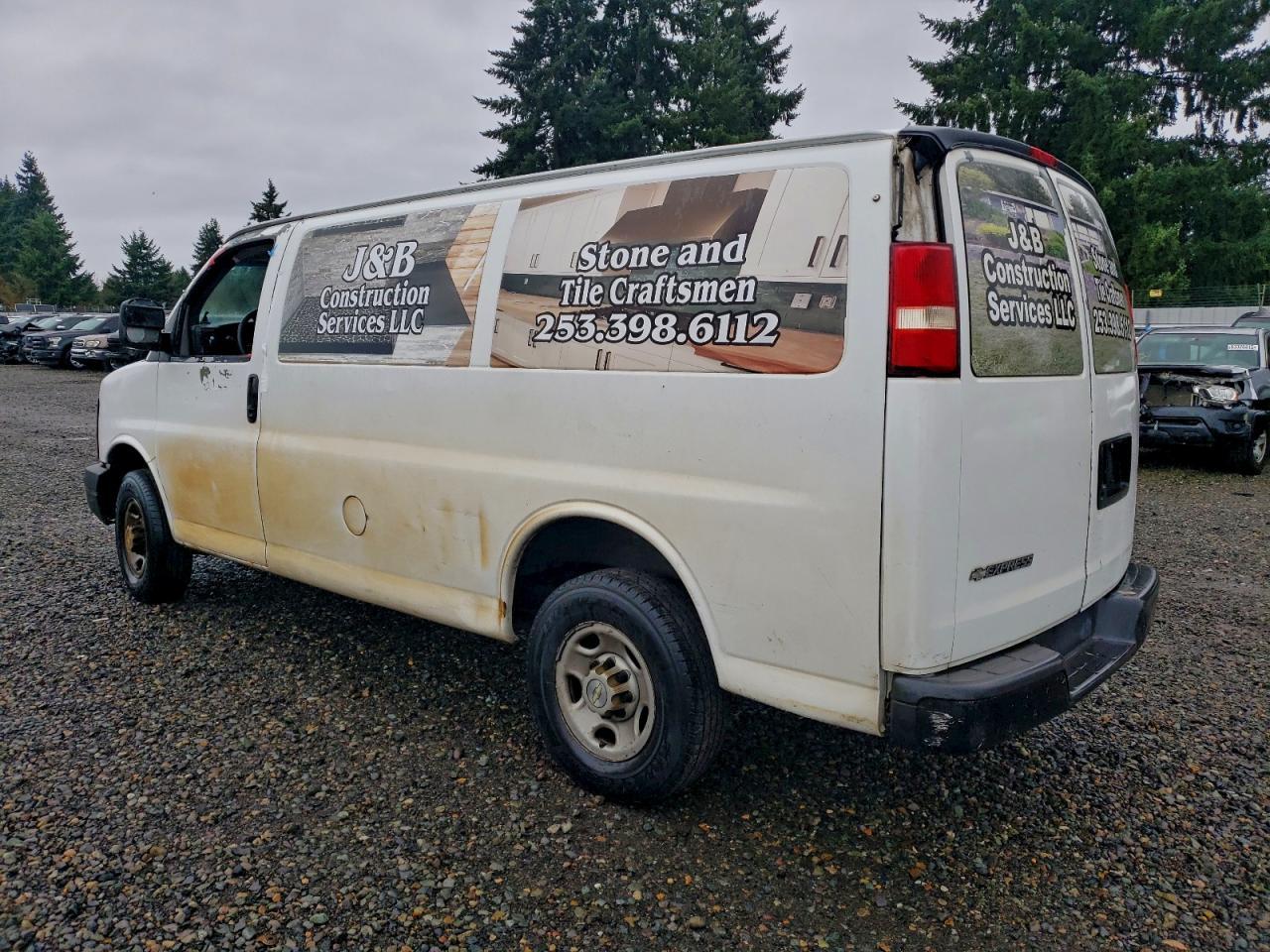 2007 Chevrolet Express G2500 - Image 2