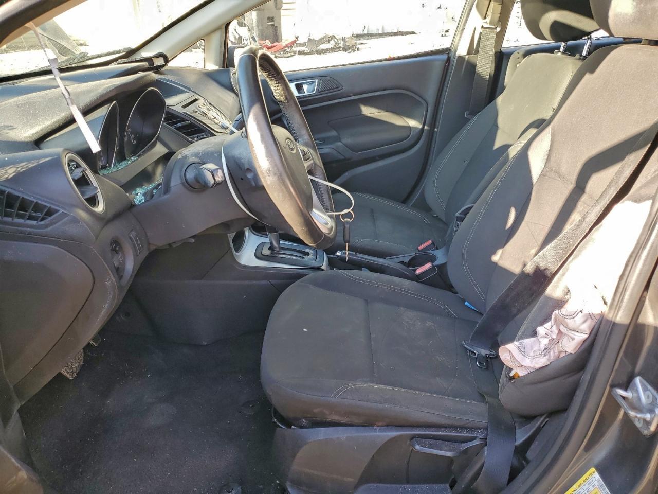 2015 Ford Fiesta Se - Image 7