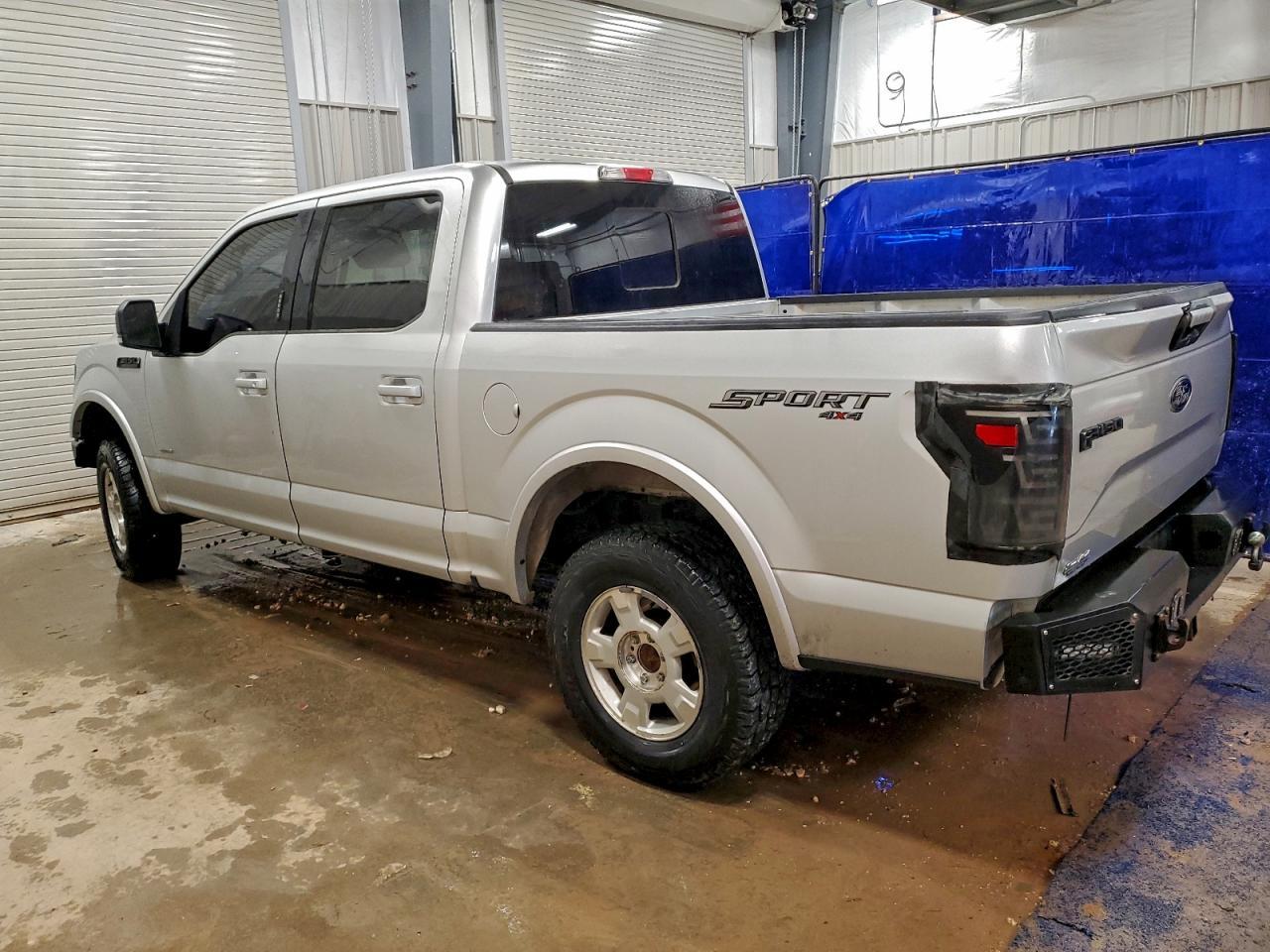 2015 Ford F150 Supercrew - Фото 2