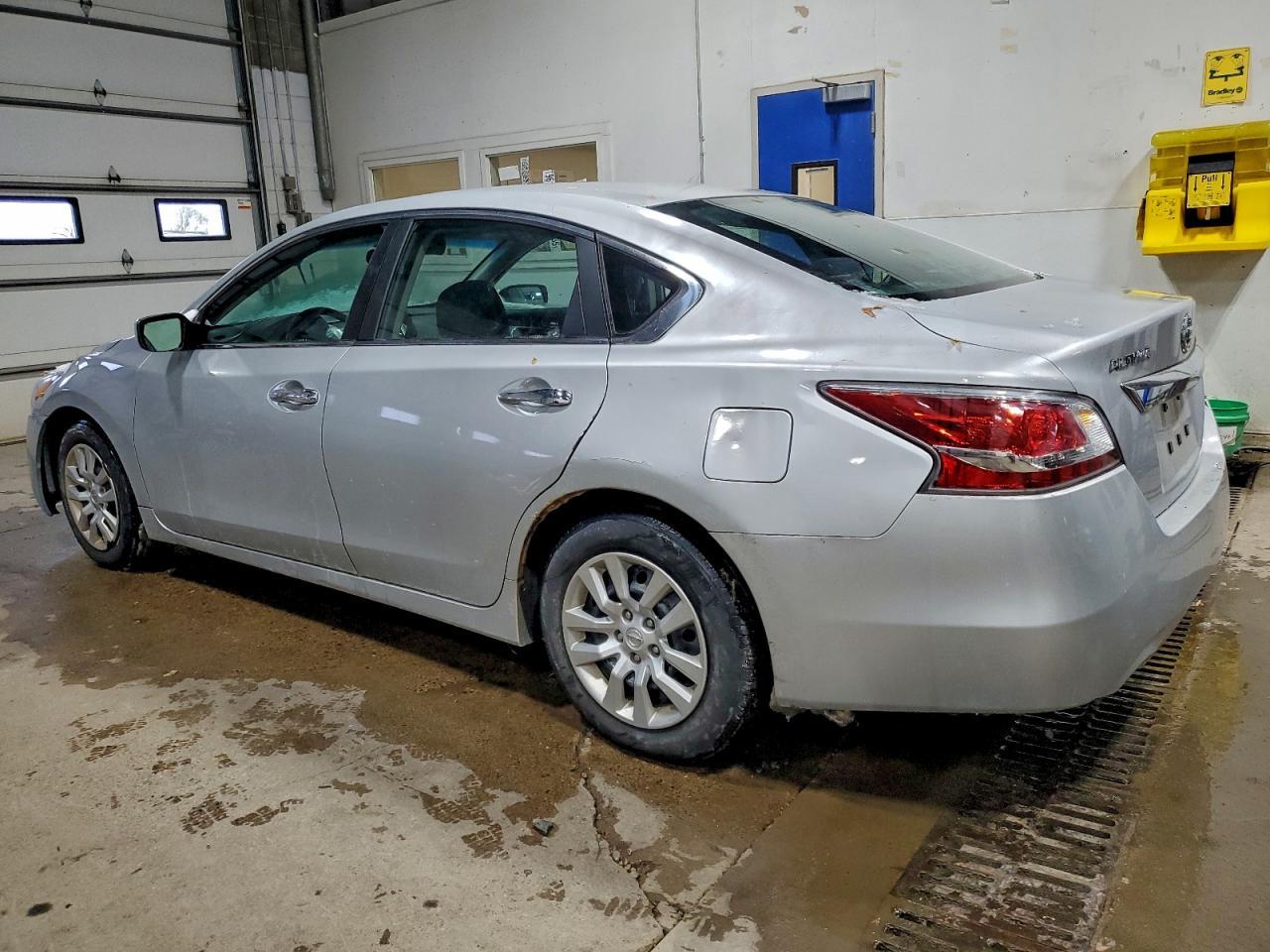 2015 Nissan Altima 2.5 - Image 2
