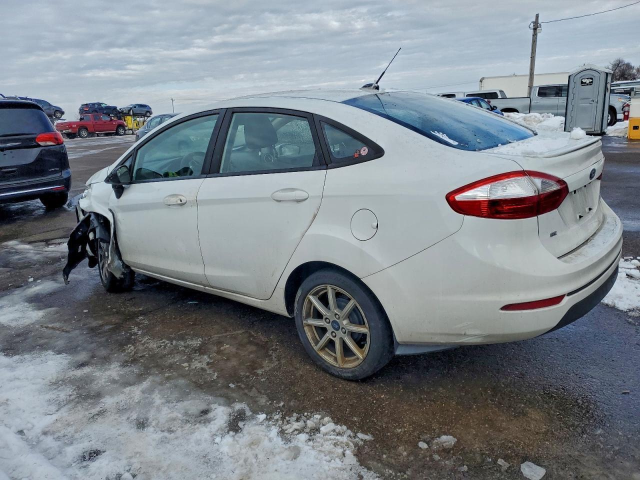 2019 Ford Fiesta Se - Фото 2