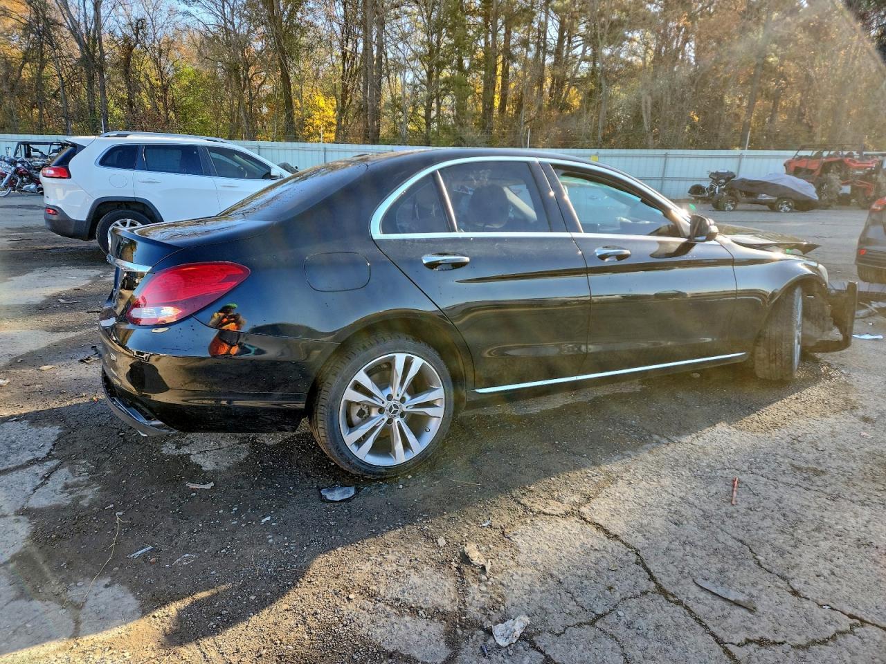 2017 Mercedes-Benz C 300 - Фото 3