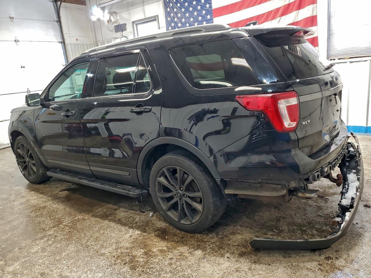 2017 Ford Explorer Xlt - Фото 2
