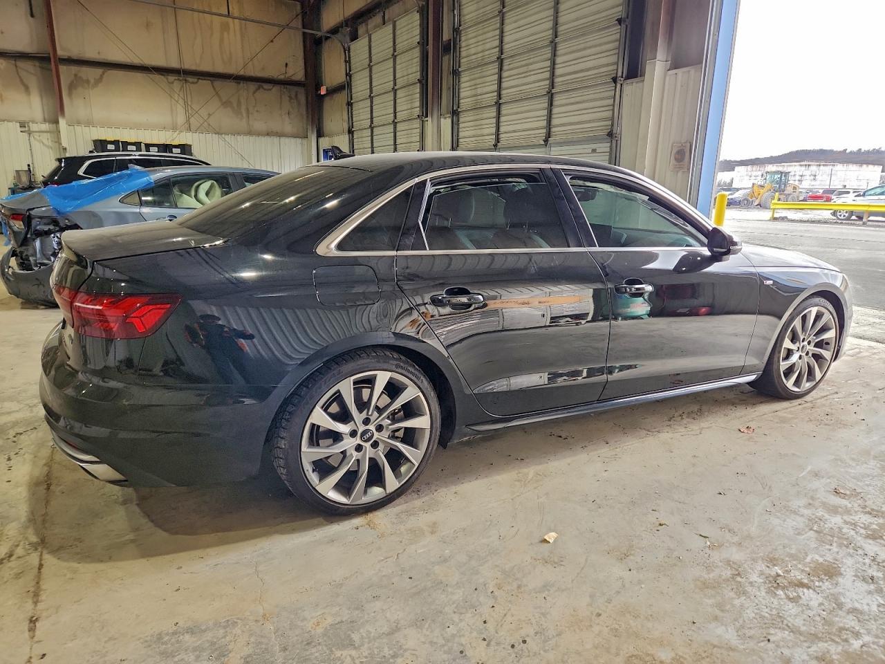 2021 Audi A4 Premium Plus 45 - Фото 3
