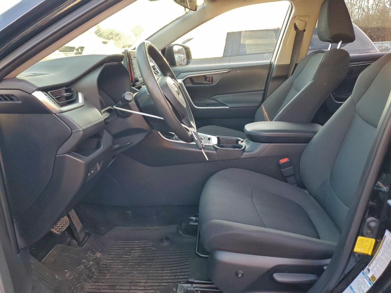 2021 Toyota Rav4 Le - Фото 7