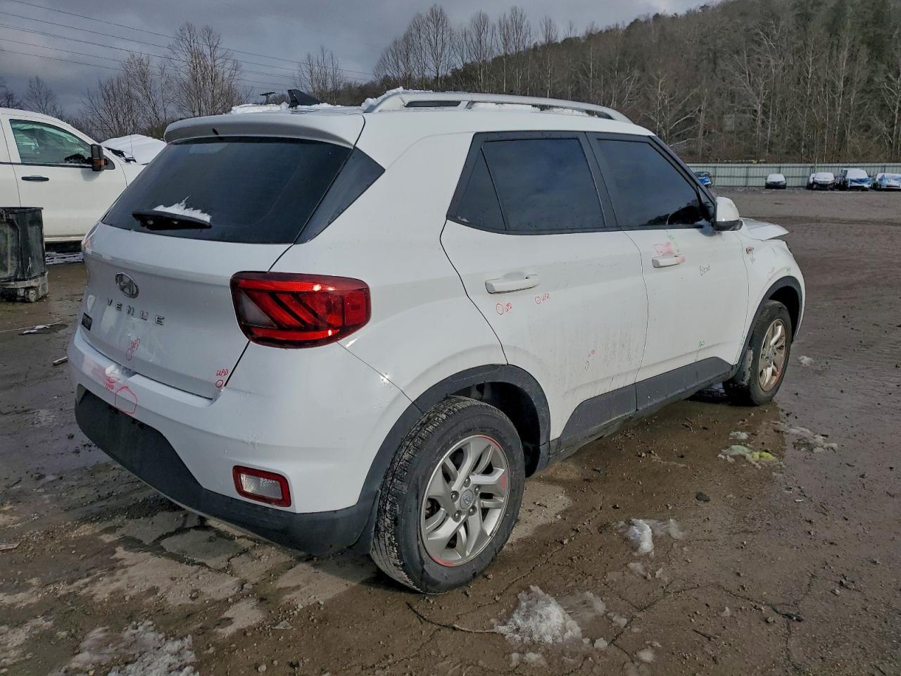 2020 Hyundai Venue Sel - Фото 3