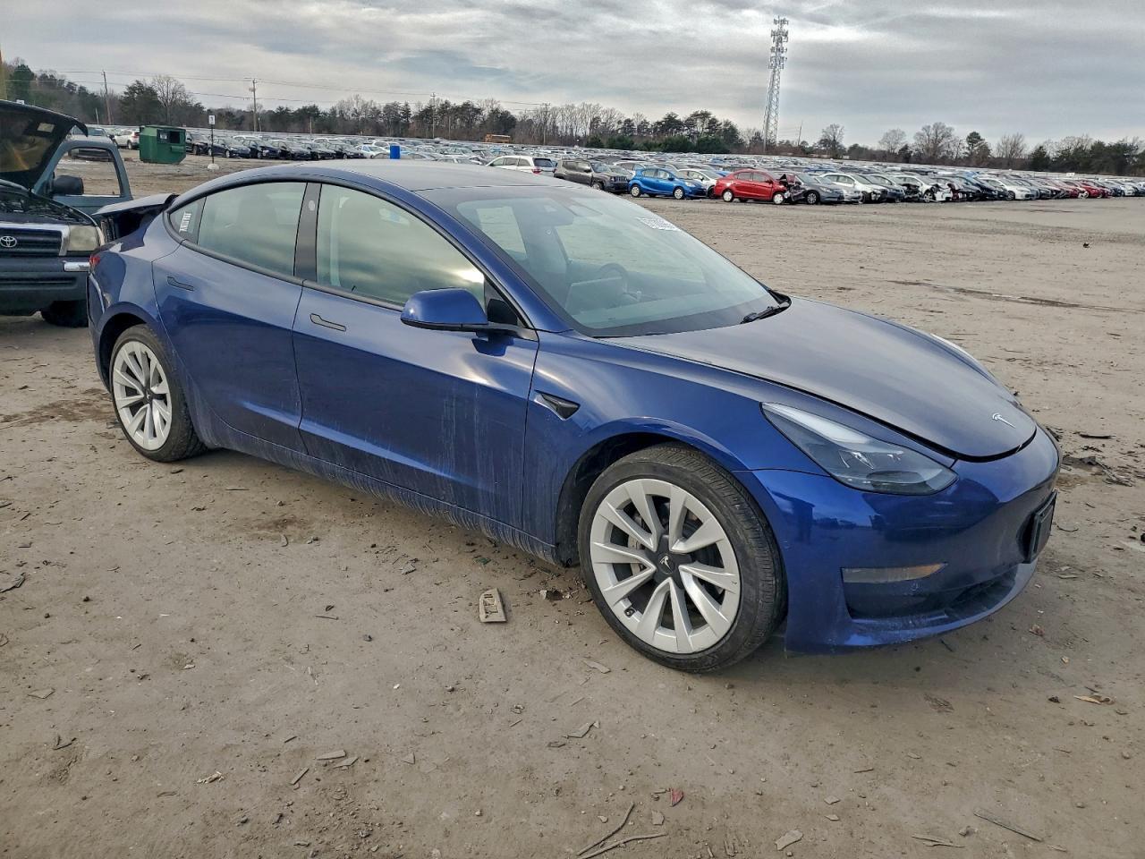 2022 Tesla Model 3 - Фото 4