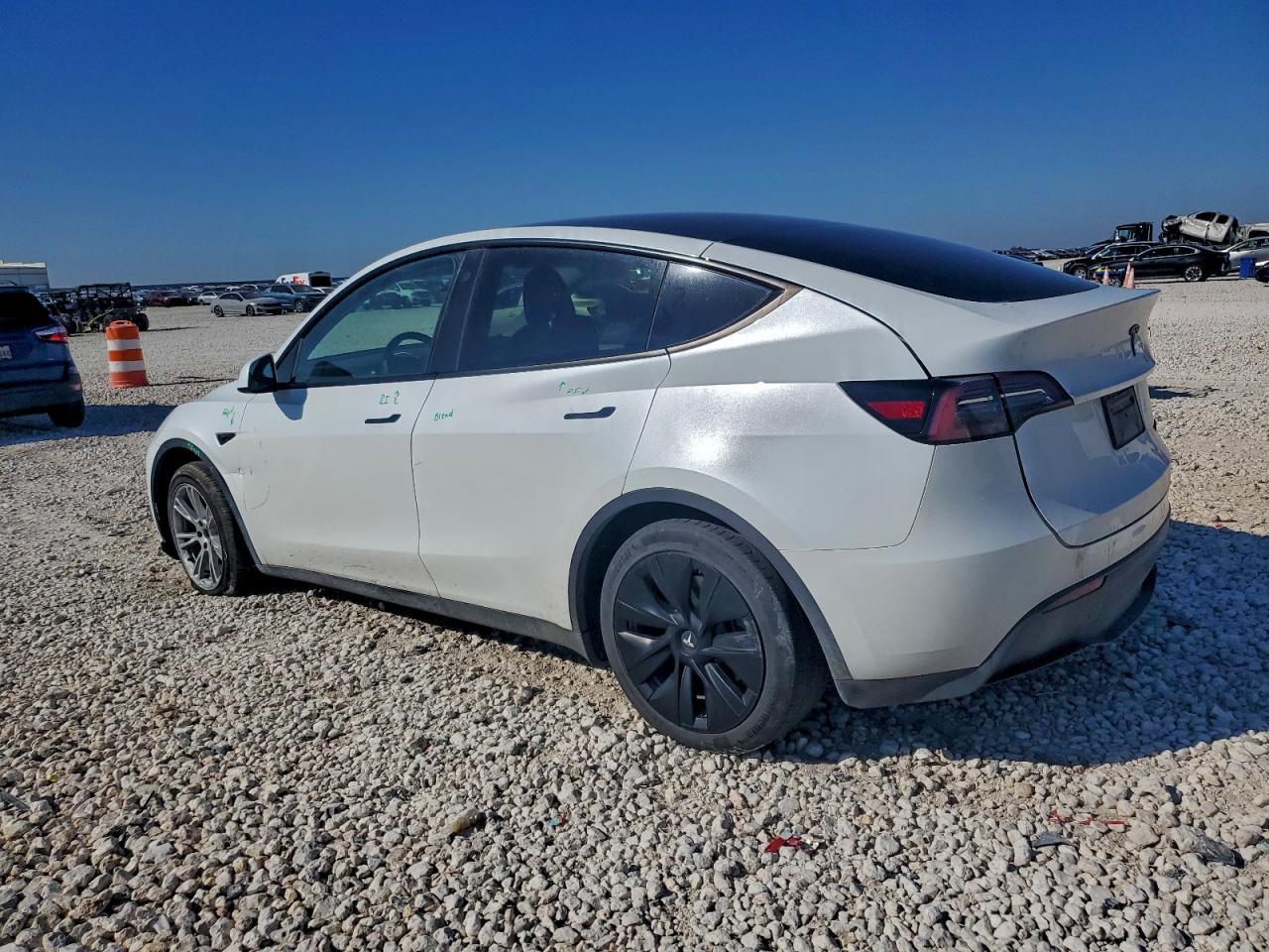 2023 Tesla Model Y - Image 2