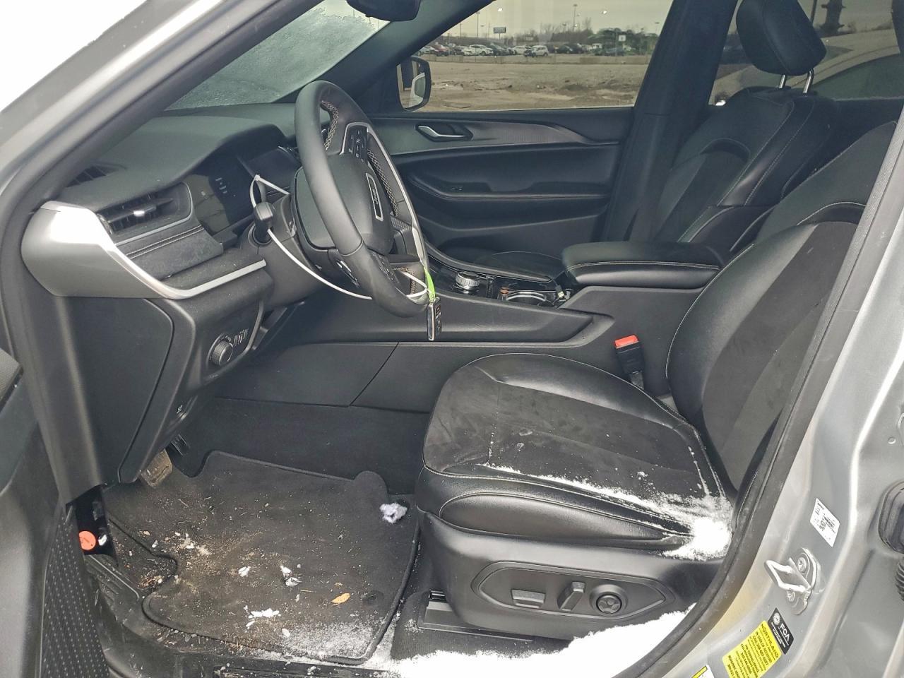 2023 Jeep Grand Cherokee L Laredo - Image 7