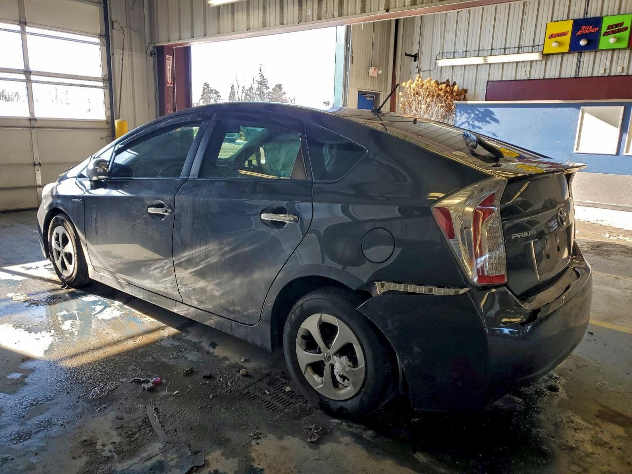 2015 Toyota Prius - Image 2