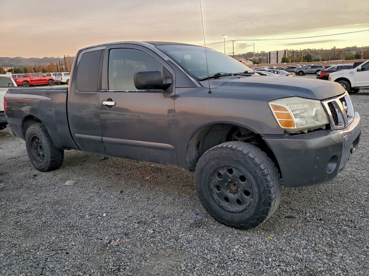 2006 Nissan Titan Xe - Image 4