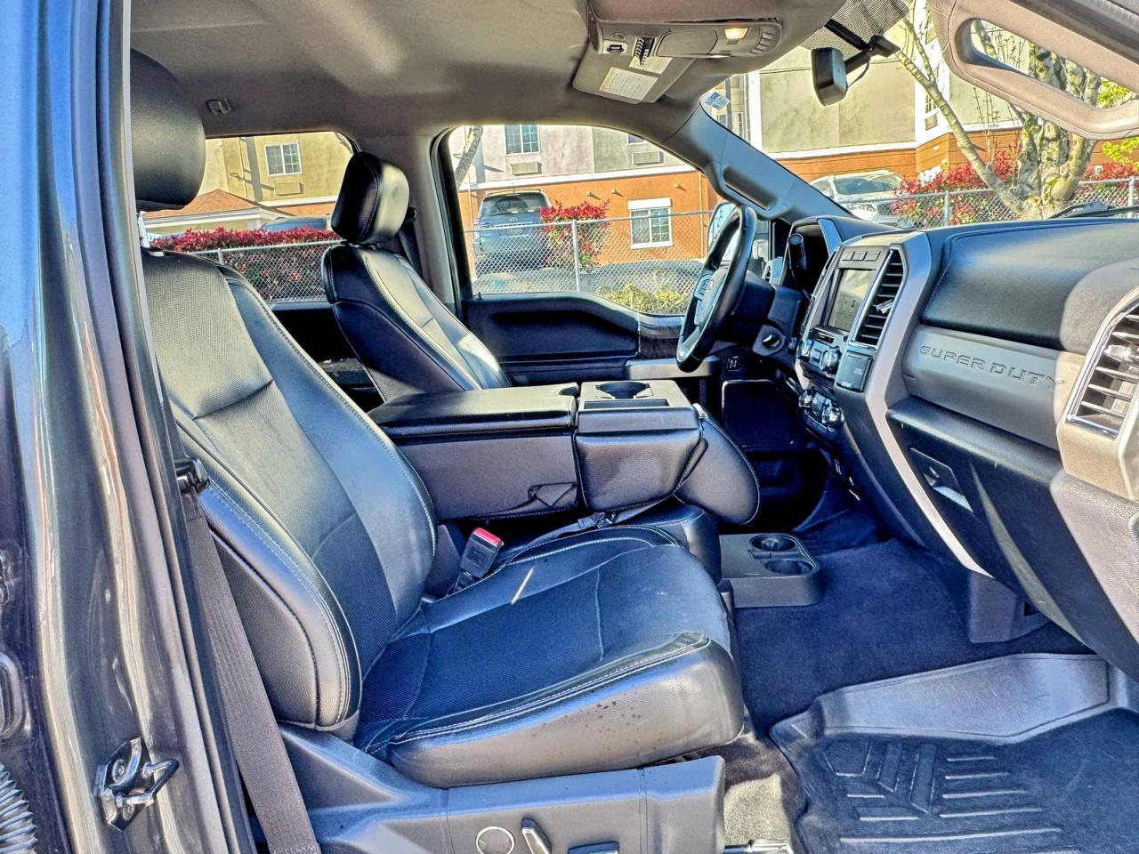 2018 Ford F350 Super Duty - Image 5