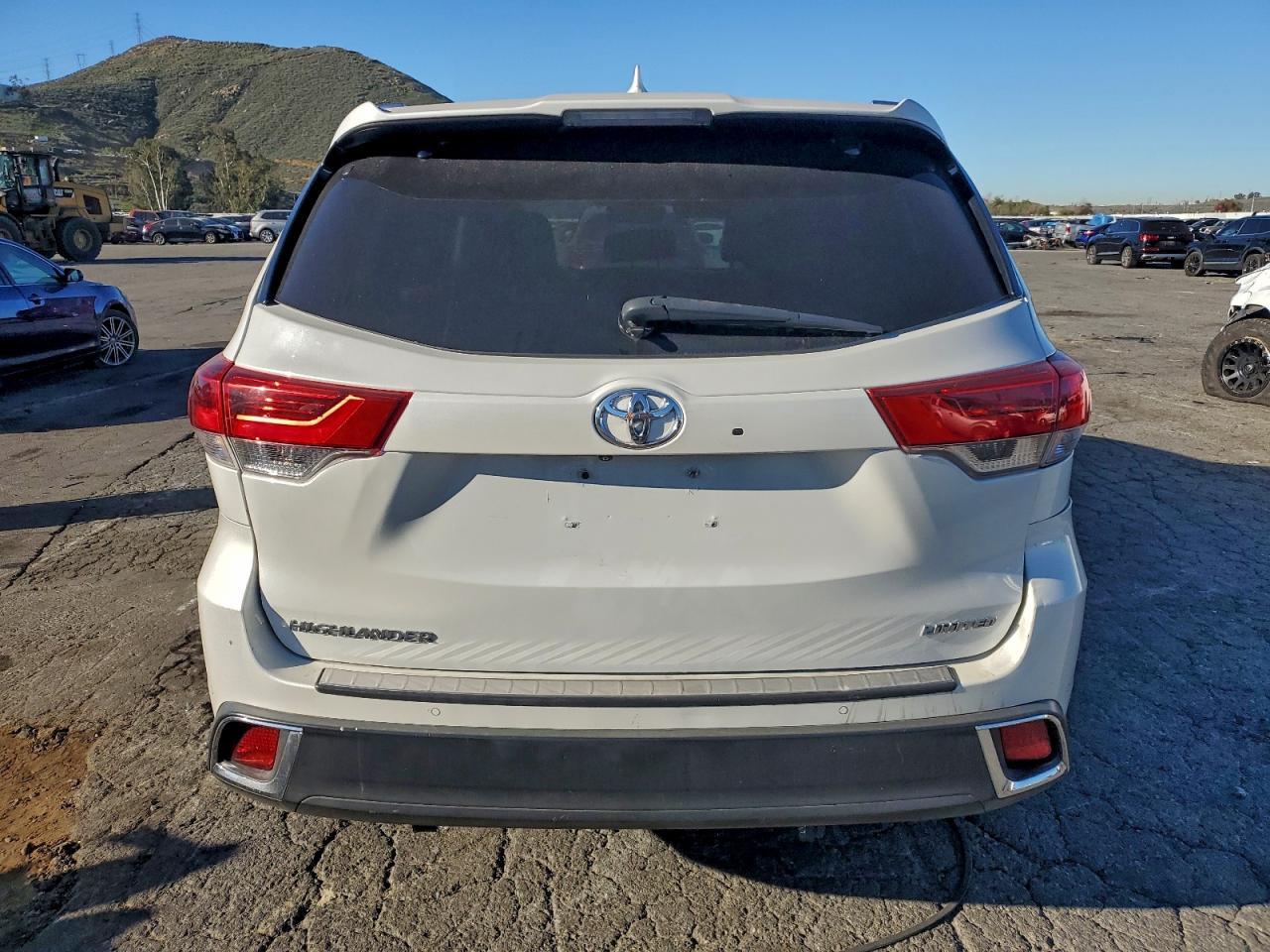 2017 Toyota Highlander Limited - Фото 6