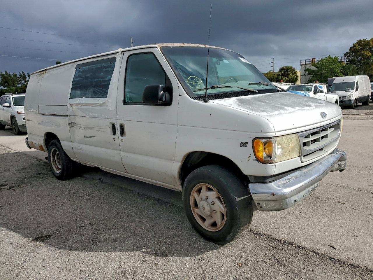 2002 Ford Econoline E250 Van - Фото 4