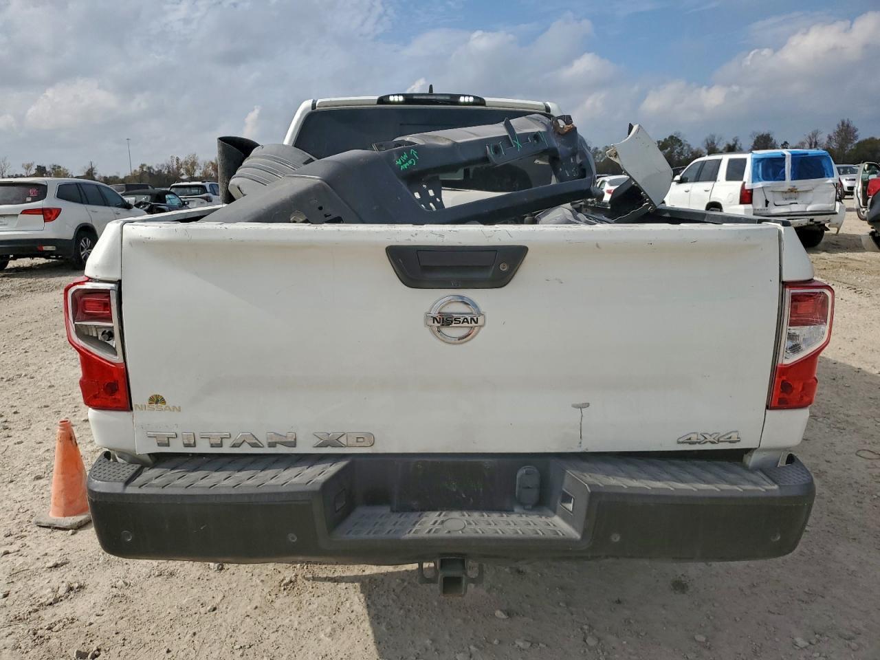 2022 Nissan Titan Xd S - Фото 6