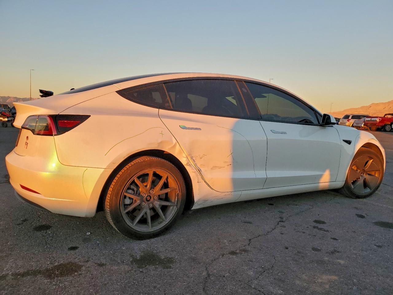 2023 Tesla Model 3 - Фото 3