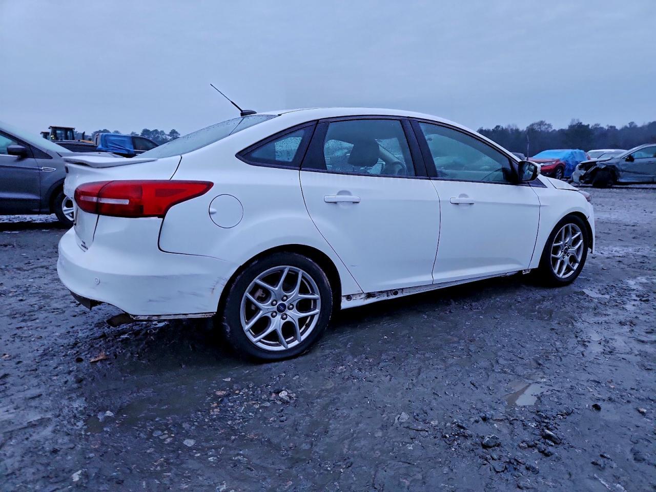 2015 Ford Focus Se - Image 3