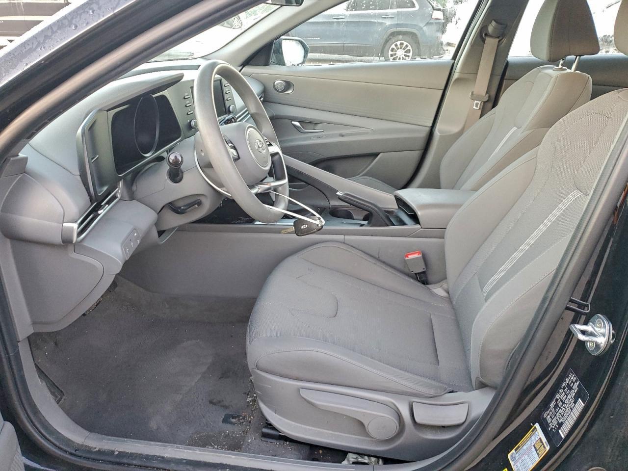 2023 Hyundai Elantra Se - Image 7