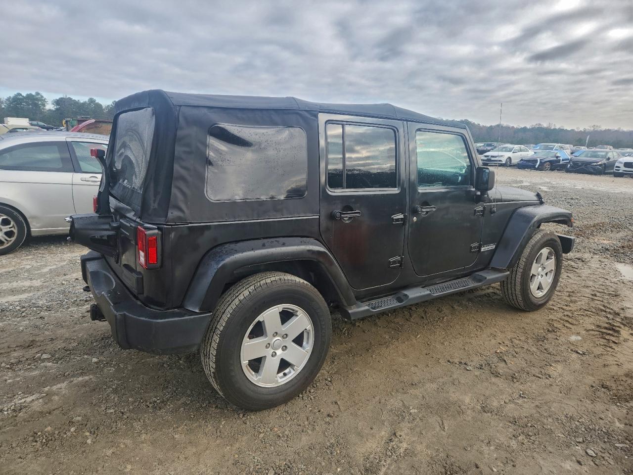 2012 Jeep Wrangler Unlimited Sahara - Фото 3