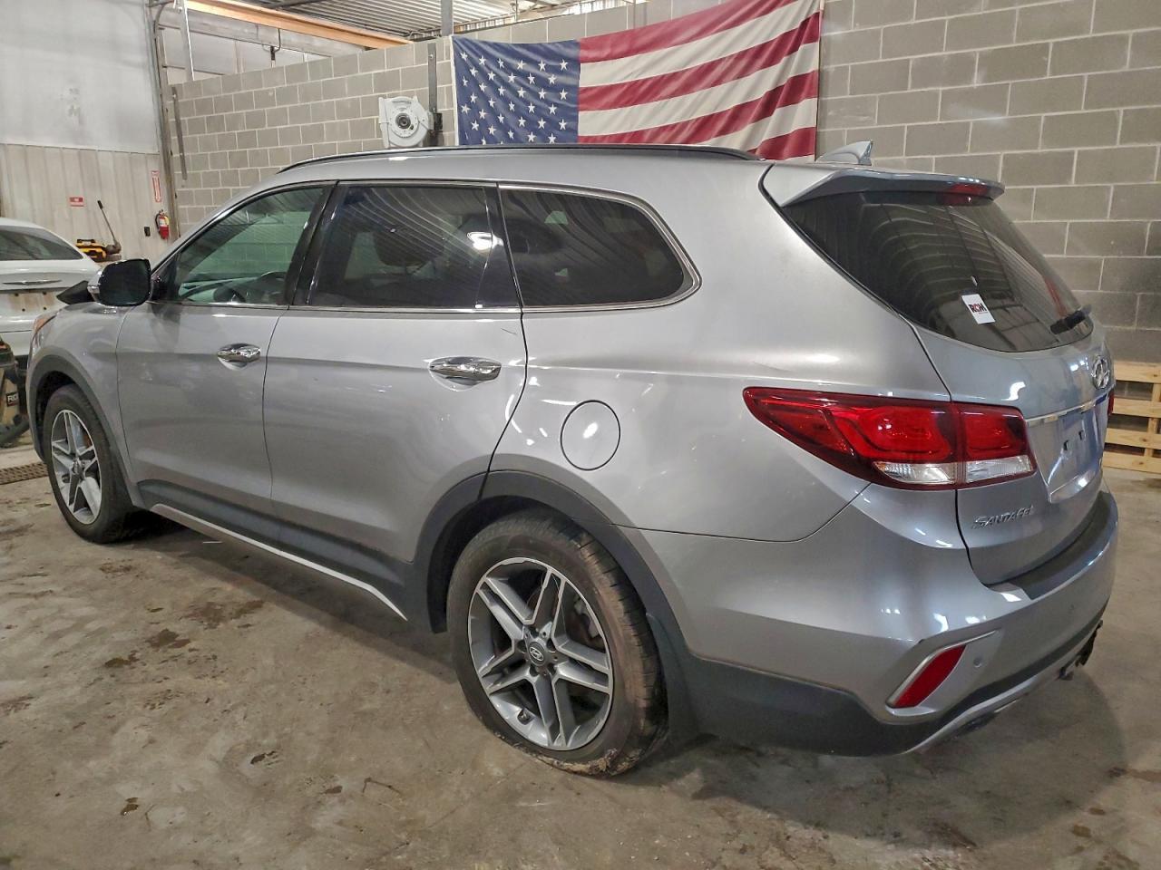 2017 Hyundai Santa Fe Se Ultimate - Image 2