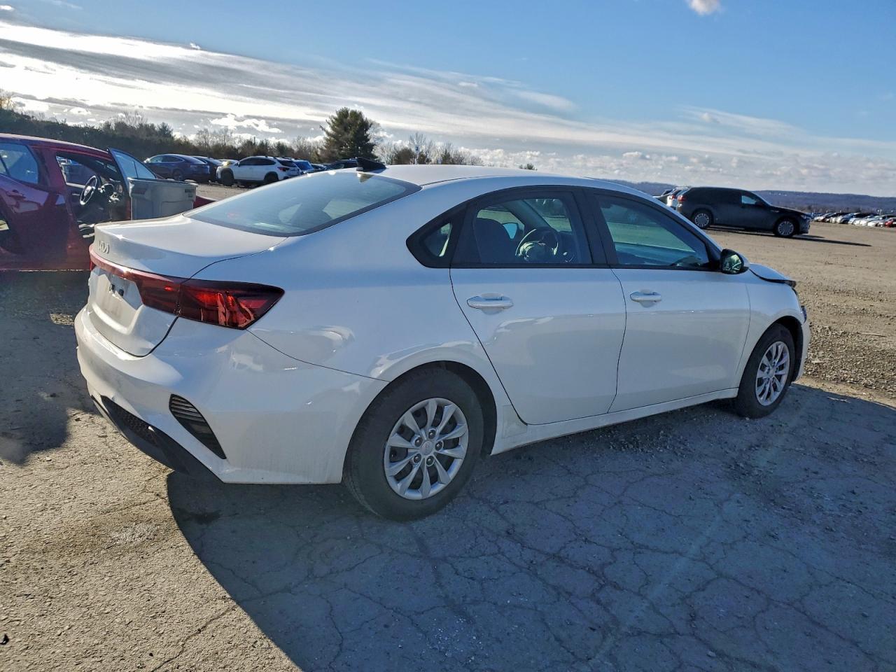 2023 Kia Forte Lx - Фото 3