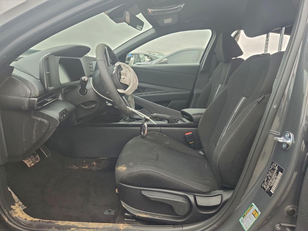 2025 Hyundai Elantra Sel Sport - Image 7