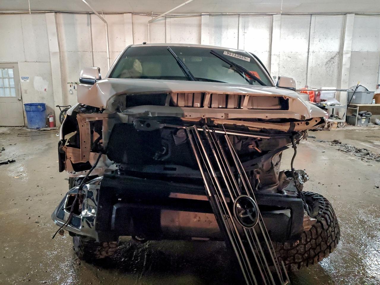 2018 Toyota Tundra Crewmax Limited - Фото 5