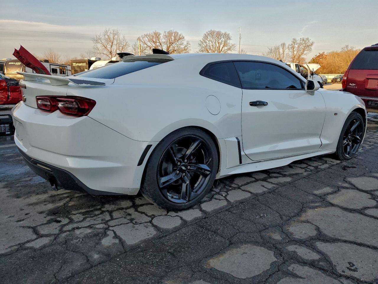 2019 Chevrolet Camaro Ls - Фото 3