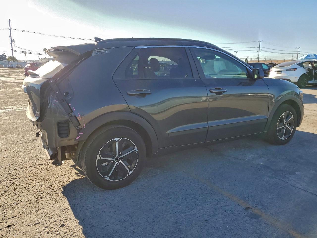 2025 Kia Niro Lx - Image 3