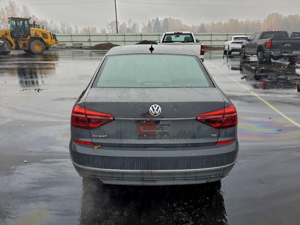 2017 Volkswagen Passat R-Line - Фото 6