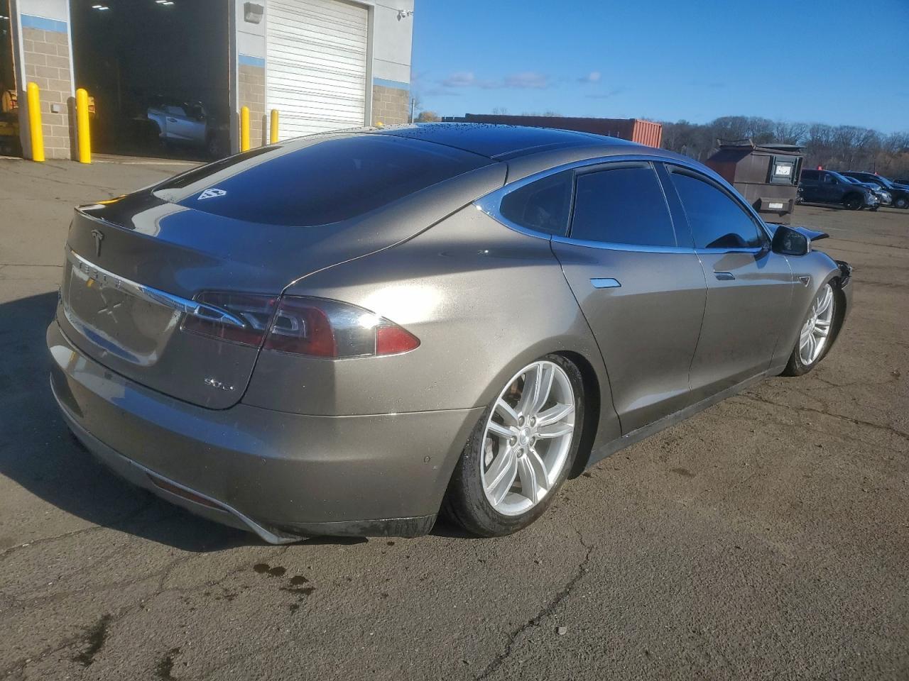 2015 Tesla Model S 90D - Image 3