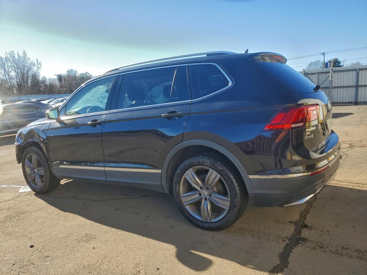 2021 Volkswagen Tiguan Se - Фото 2