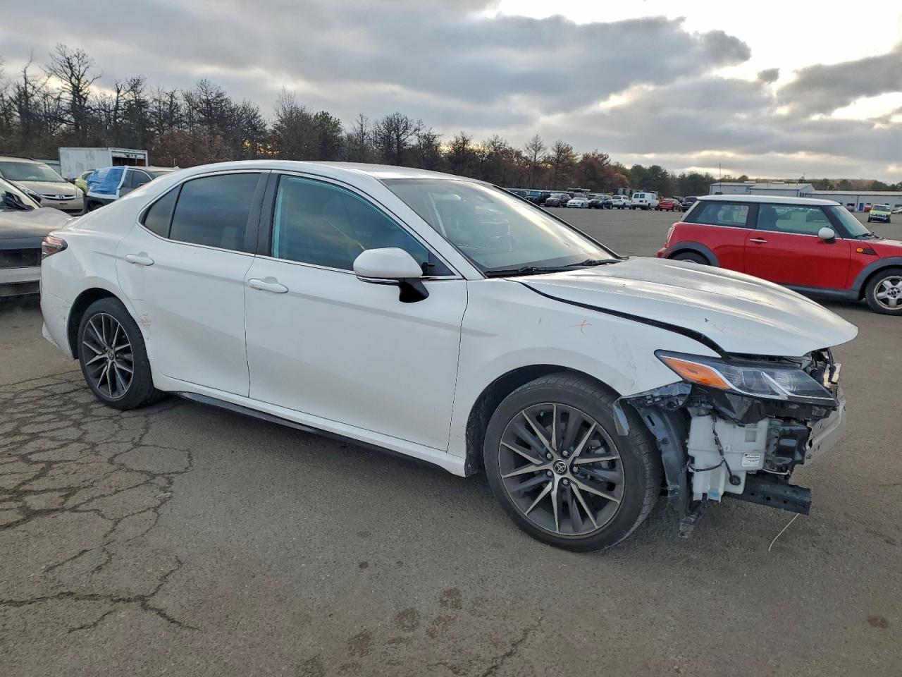 2022 Toyota Camry Se - Фото 4