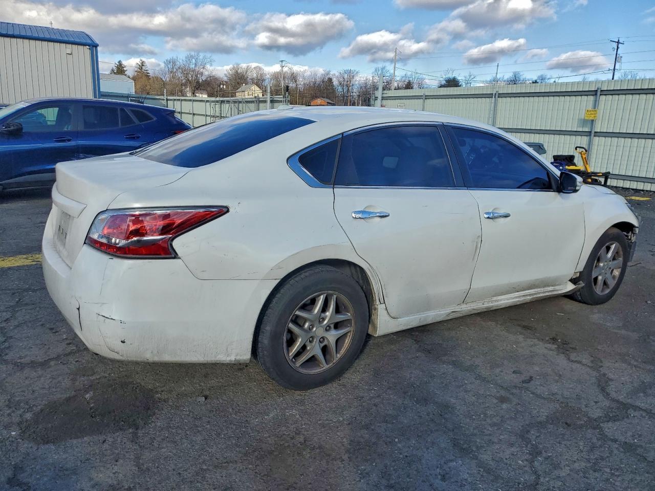 2015 Nissan Altima 2.5 - Фото 3