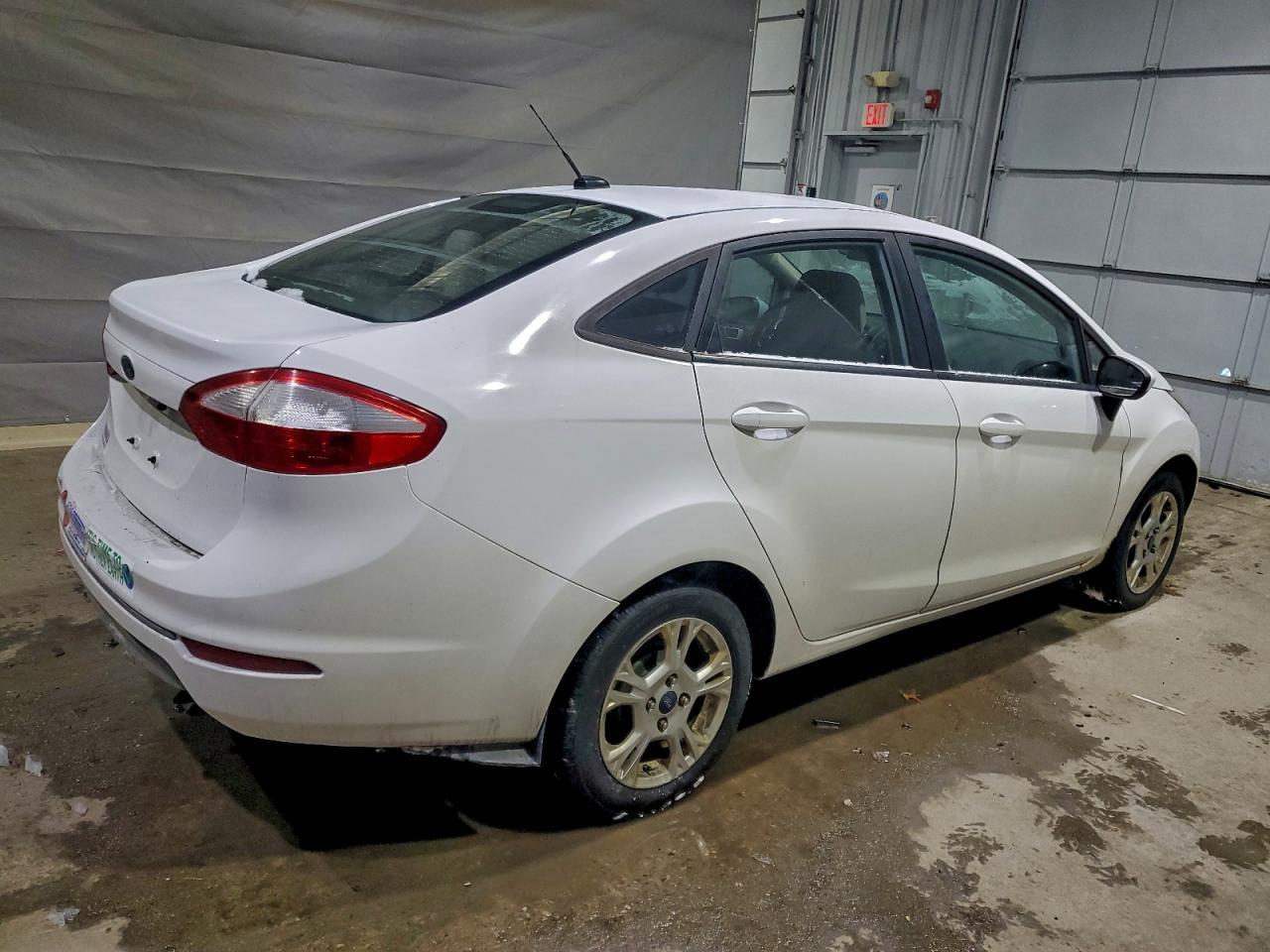 2015 Ford Fiesta Se - Image 3