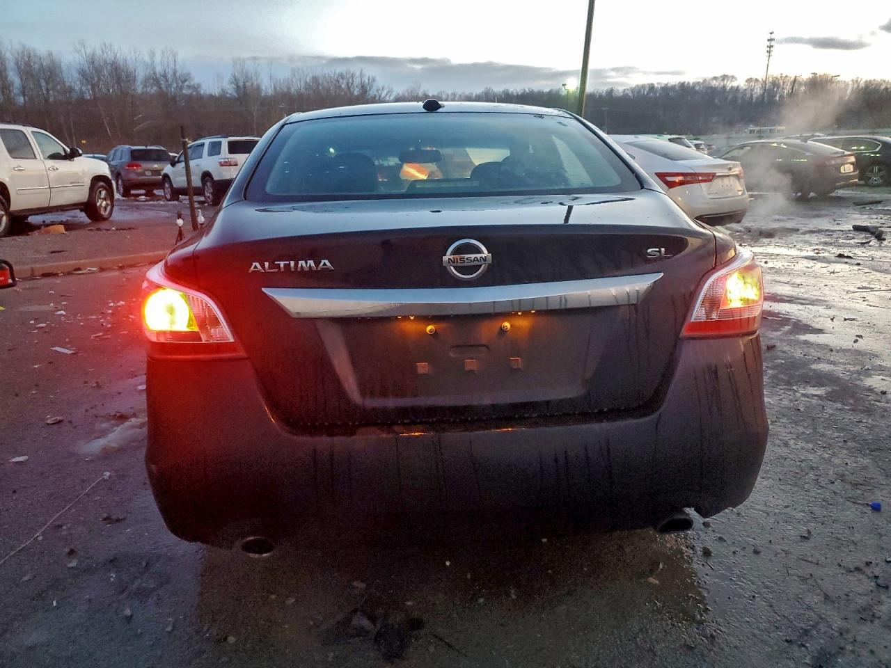 2015 Nissan Altima 2.5 - Image 6