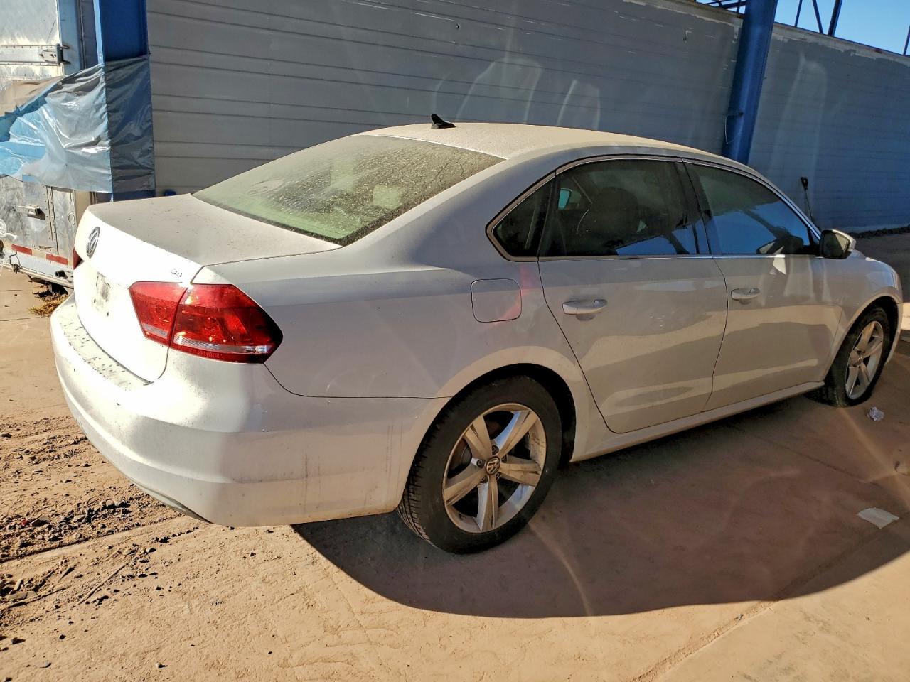 2012 Volkswagen Passat - Фото 3
