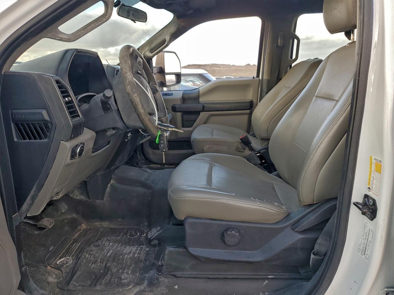 2022 Ford F250 Super Duty - Фото 7