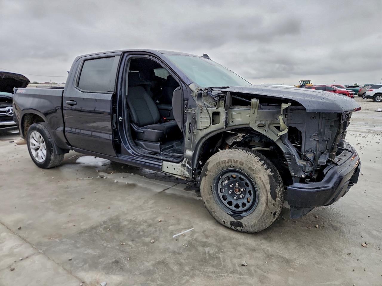 2023 Chevrolet Silverado K1500 Custom - Фото 4