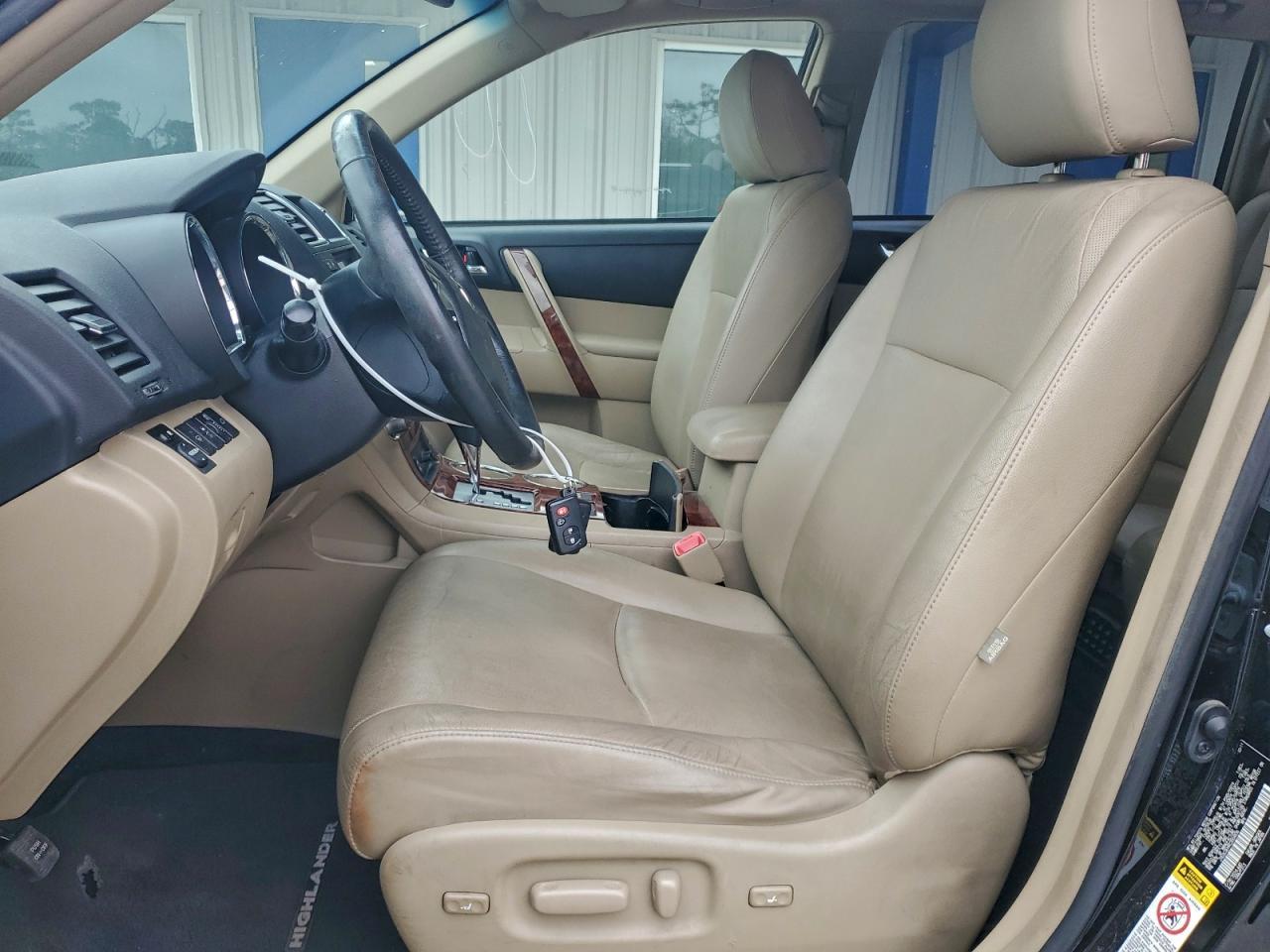 2012 Toyota Highlander Hybrid Limited - Image 7