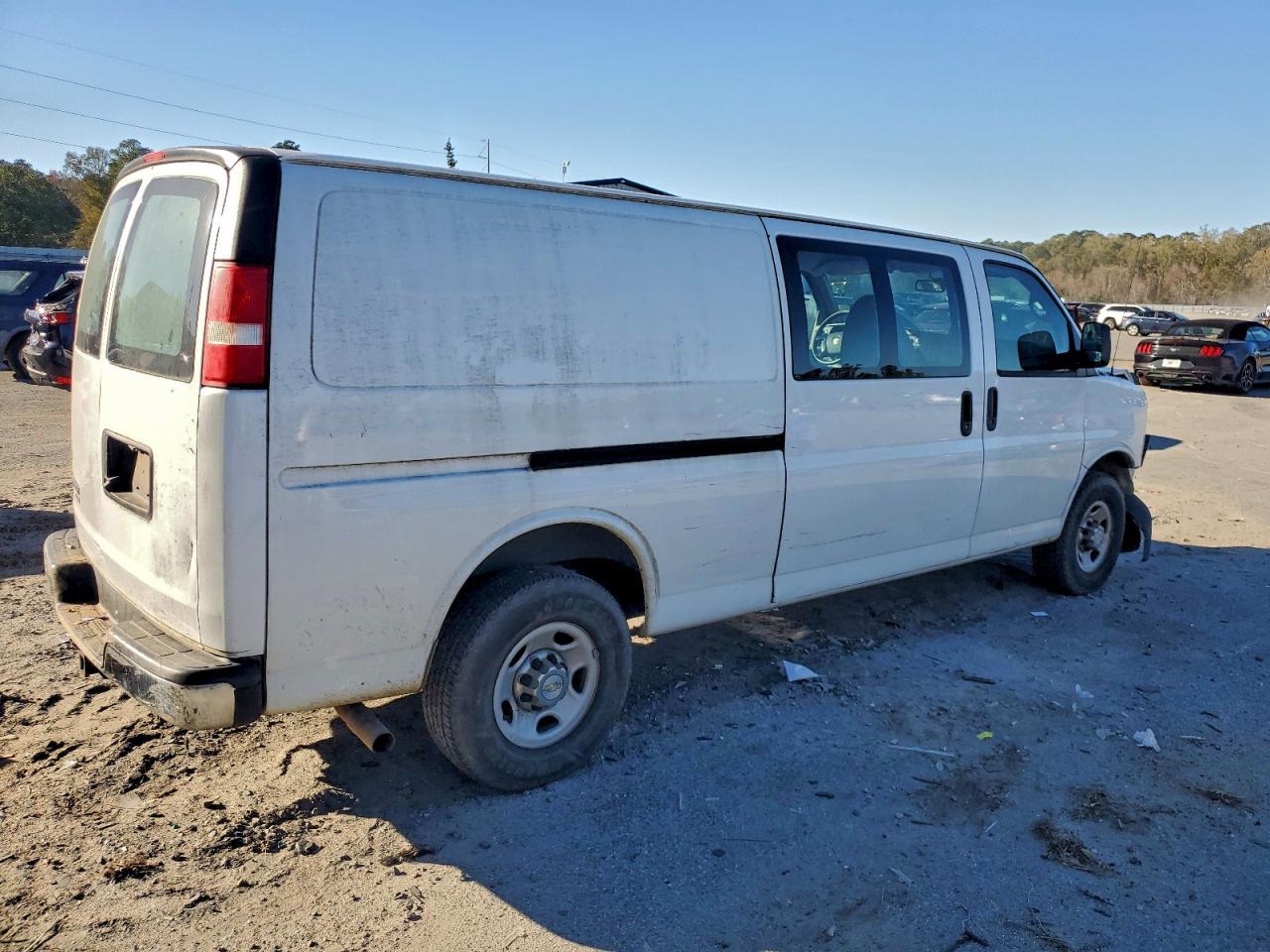 2015 Chevrolet Express G2500 - Image 3