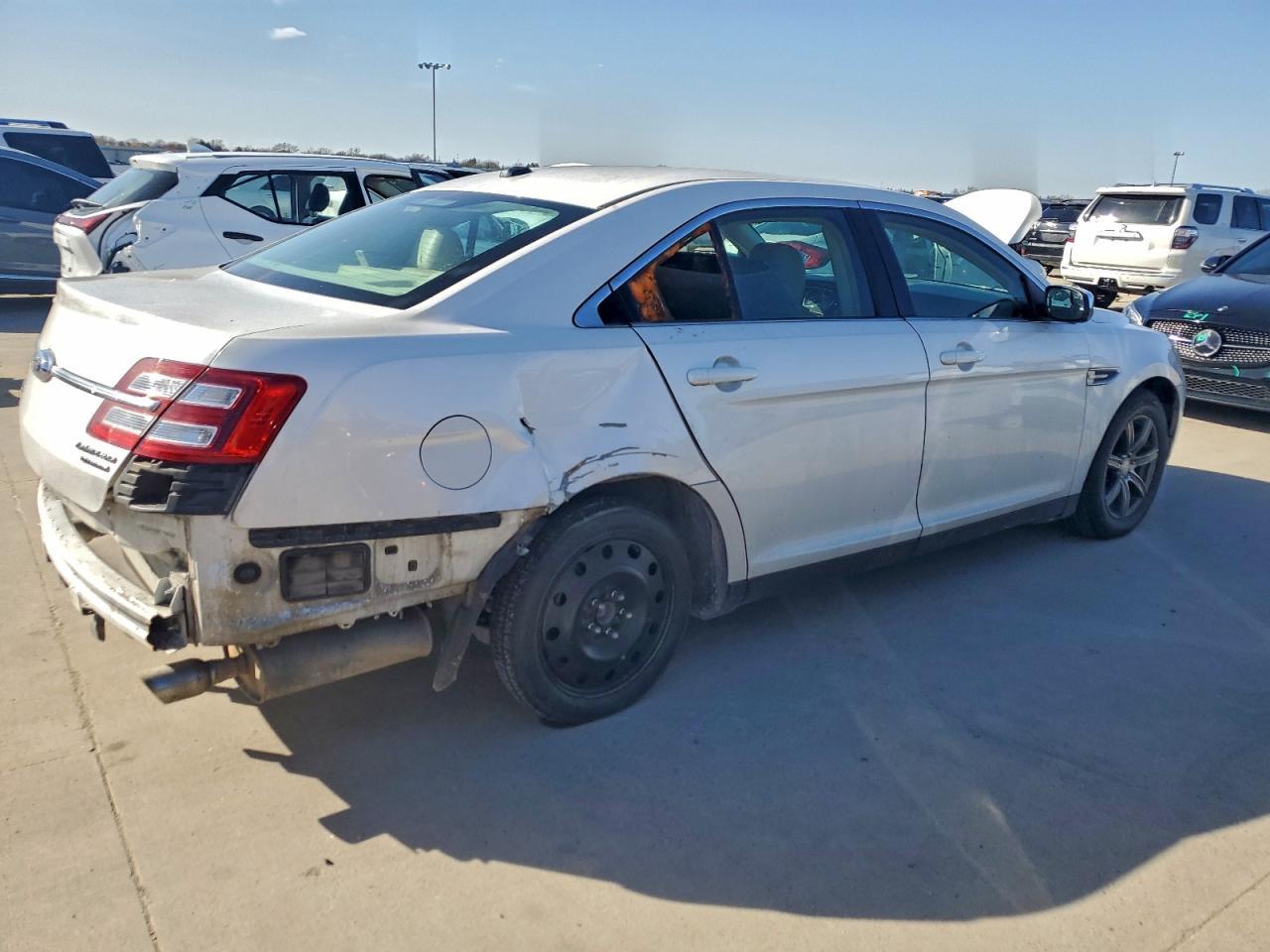 2014 Ford Taurus Limited - Image 3