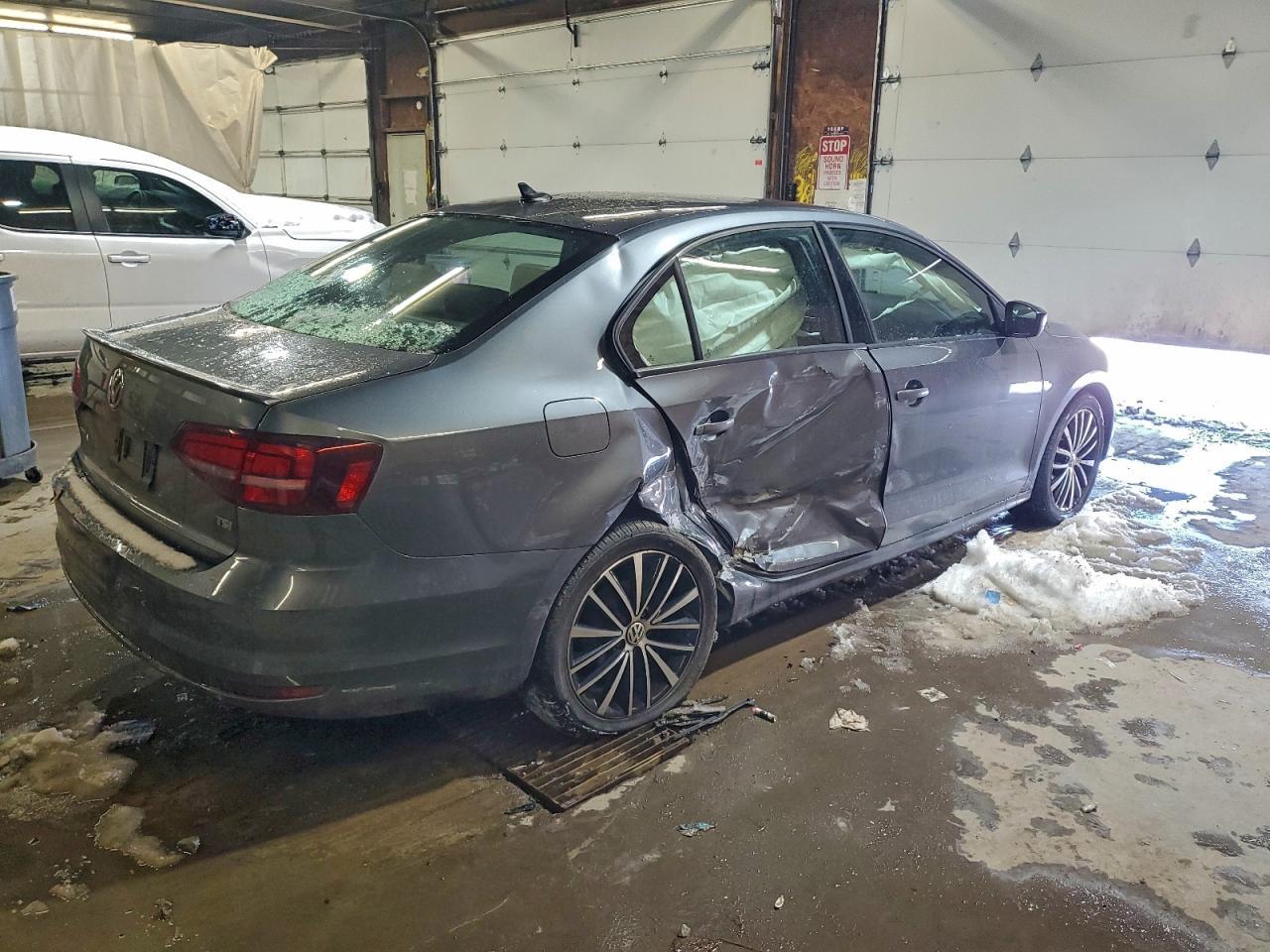 2016 Volkswagen Jetta Sport - Image 3