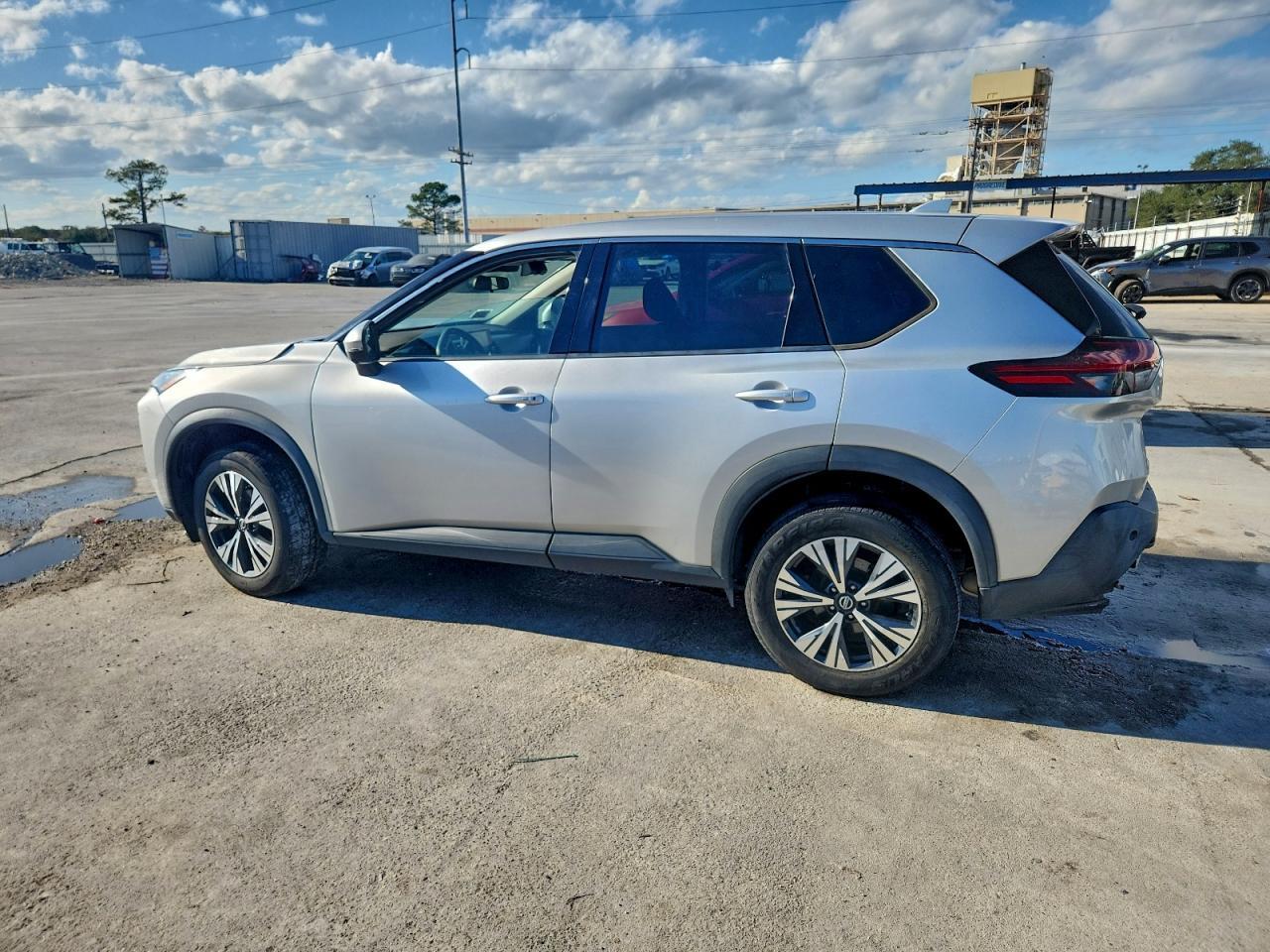 2021 Nissan Rogue Sv - Фото 2